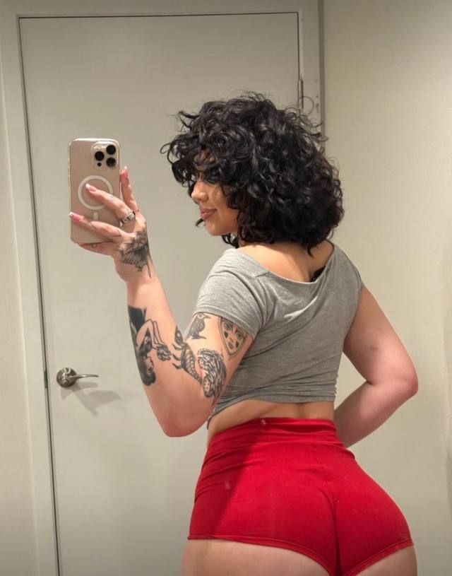 YOU WORKED YOUR ASS OFF ALL YEAR, YOU DESERVE SOME FUN. HMU TO BRING YOUR FANTASIES TO LIFE. AVAILABLE FOR HOOKUP INCALL AND - Image 2